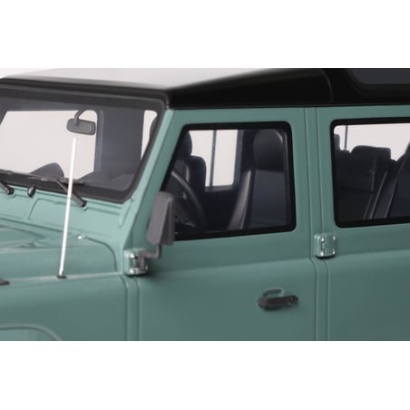 GT Spirit 1/18 Land Rover Defender 3 Station Wagon 2016