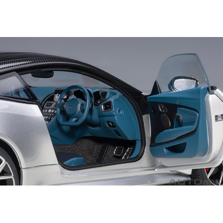 Autoart 1/18 Aston Martin DBS Superleggera