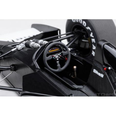 Autoart 1/18  McLaren Honda MP4/6 1991 No.1 World Champion 2nd Japan GP Ayrton Senna (with McLaren logo)