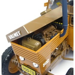 Universal Hobbies 1/16Valmet 502 1973