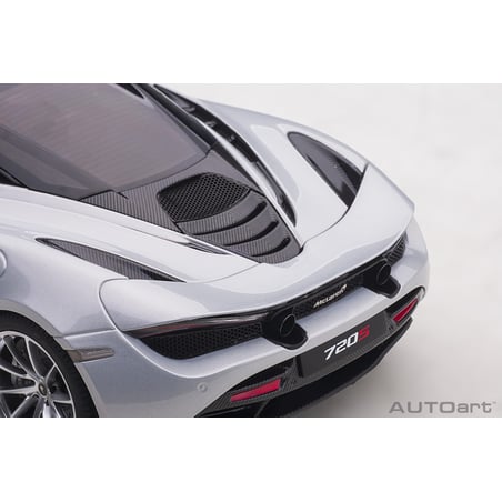 1/18 McLaren 720S