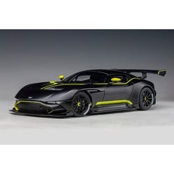 AUTOart  1/18 Aston Martin...