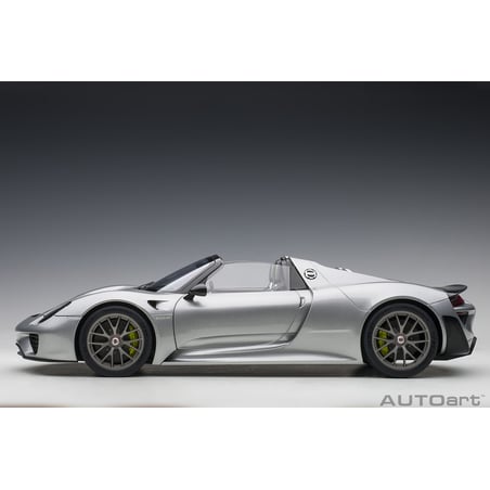 Autoart 1/18 Porsche 918 Spyder Weissach Package 2013