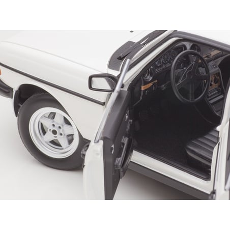 Norev Dealer Pack 1/18 Mercedes Benz 200 with AMG Front spoiler and rims W123 1980-1985