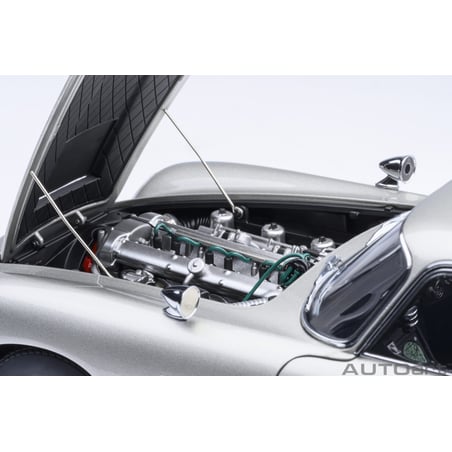 Autoart 1/18  Aston Martin DB5 James Bond Sean Connery Goldfinger 1964 with weapons