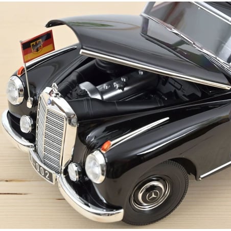 Norev 1/18 Mercedes Benz 300 (W186) Konrad Adenauer 1955