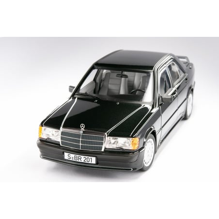 Norev Dealer Pack 1/18 Mercedes-Benz 190 E 2.3 - 16 (W201) 1984-88