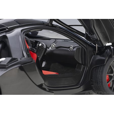 Autoart 1/18 McLaren P1 2013