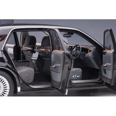 Autoart 1/18 Toyota Century 2018