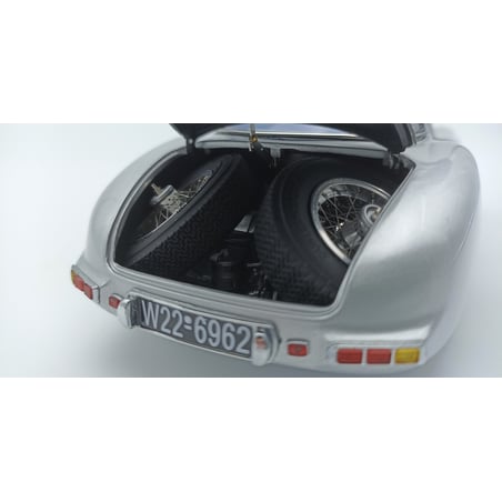 CMC 1/18 Mercedes-Benz 300 SLR Coupé, RAC Tourist Trophy 1955, No.T1