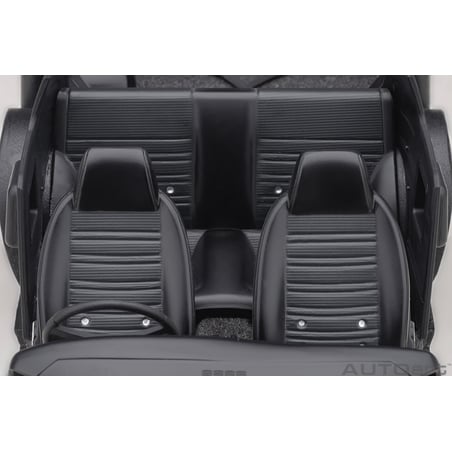 Autoart 1/18 Toyota Celica Liftback 2000GT (RA25) 1973