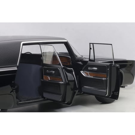 Autoart 1/18  Black Beauty  The Green Hornet Movie 2011