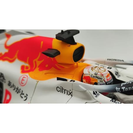 Spark 1/18 Red Bull Racing Honda RB16B 2nd Turkish GP 2021 No.33 Max Verstappen