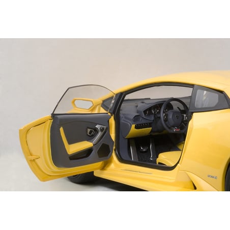 1:18 Lamborghini Huracan LP610-4 (Full Openings) (AUTOart)