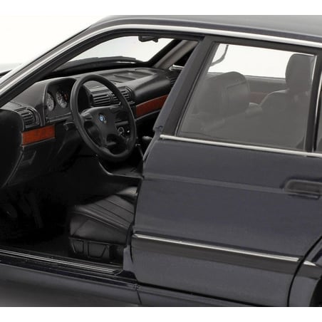 Minichamps 1/18 BMW 730I (E32) 1986