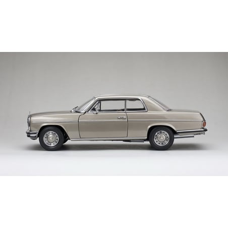 Sunstar 1/18 Mercedes-Benz Strich 8 Coupé 1973