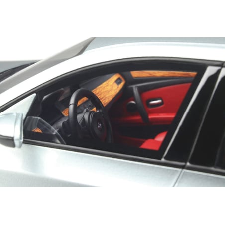 Otto Mobile 1/18 BMW E60 Phase 2 M5 2008