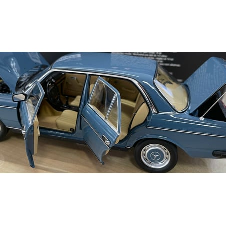 1/18 Mercedes Benz 200 (W123) (1980-1985)