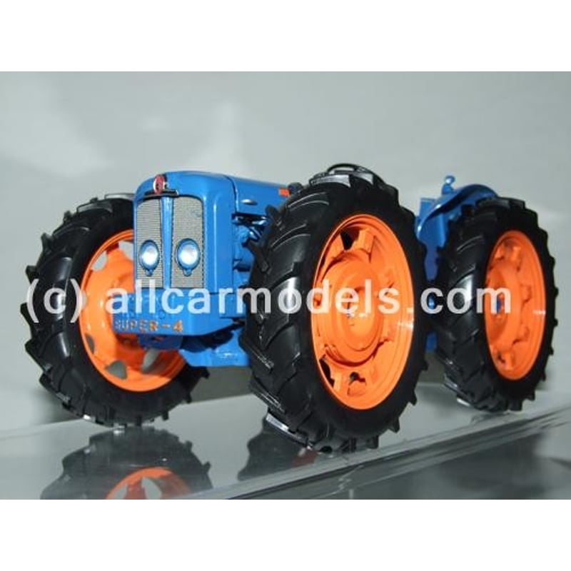 Universal Hobbies 1/16 FordSon County Super 4