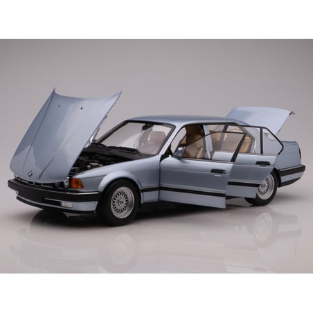 Minichamps 1/18 BMW 7 Series 730i (E32) 1986