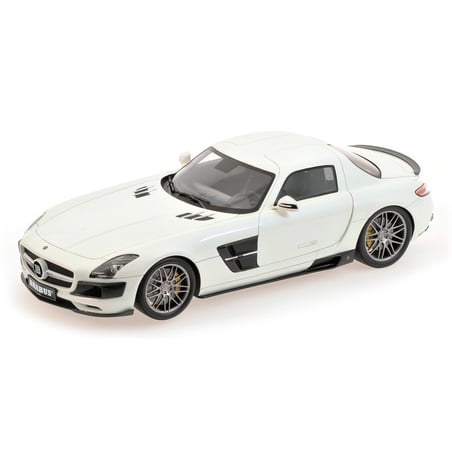 Minichamps 1/18 Brabus Mercedes Benz 700 Biturbo Coupe 2013