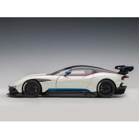 AUTOart 1/18 Aston Martin Vulcan Coupe 2015