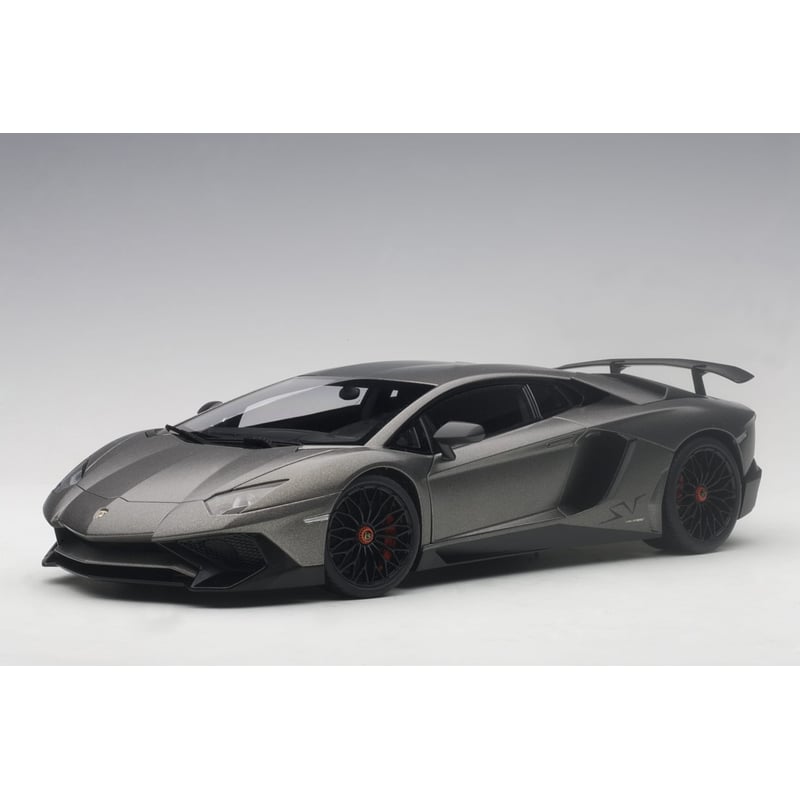 1:18 Lamborghini Aventador LP 750-4 SV (AUTOart)