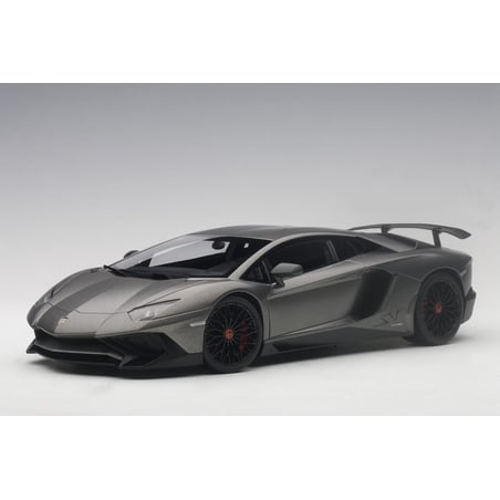 1:18 Lamborghini Aventador LP 750-4 SV (AUTOart)