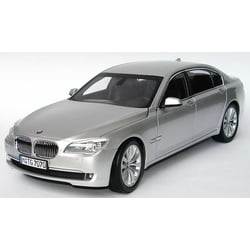 Kyosho 1/18 BMW 7 series F02