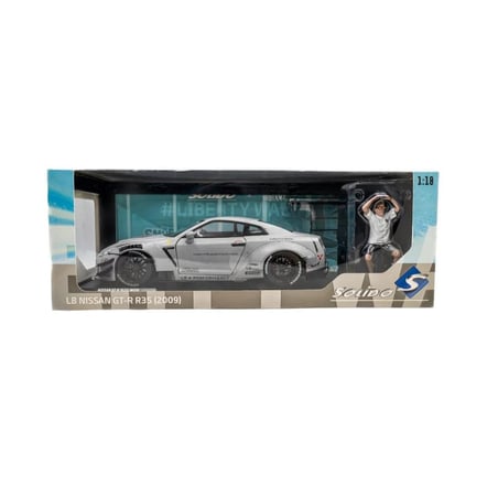 Solido 1/18  Nissan GT-R (R35) LBWK Bodykit Type 2.0 2024 with Wataru Kato-San figure
