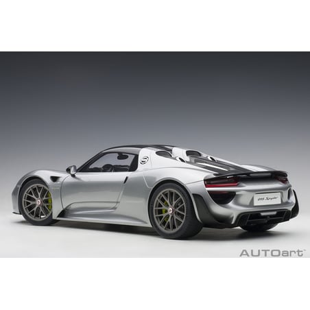Autoart 1/18 Porsche 918 Spyder Weissach Package 2013