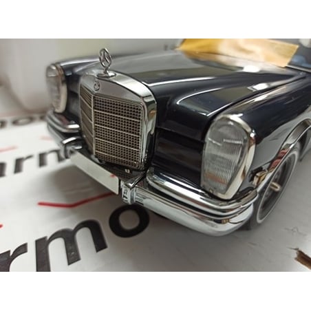 1/18 Mercedes-Benz 600 Pullman “King of Rock’n Roll” 1972
