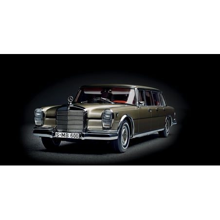 CMC 1/18 Mercedes Benz 600 Pullman (W 100) Limousine with a sunroof, 1963 - 1981