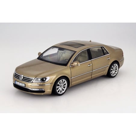 Welly 1/18 Volkswagen Phaeton 2010