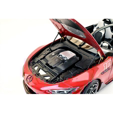 NZG Mercedes Benz Dealer 1/18 Mercedes Benz AMG PureSpeed 2025