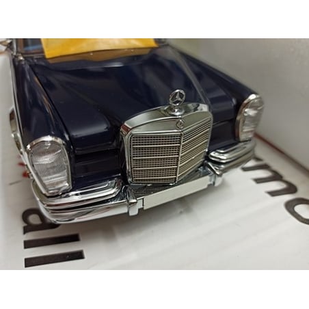 1/18 Mercedes-Benz 600 Pullman “King of Rock’n Roll” 1972