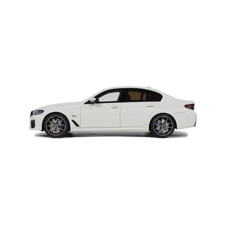 GT Spirit 1/18 BMW 545E X DRIVE SALOON M SPORT 2023