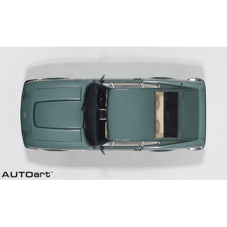 1:18 Aston Martin V8 Vantage 1985