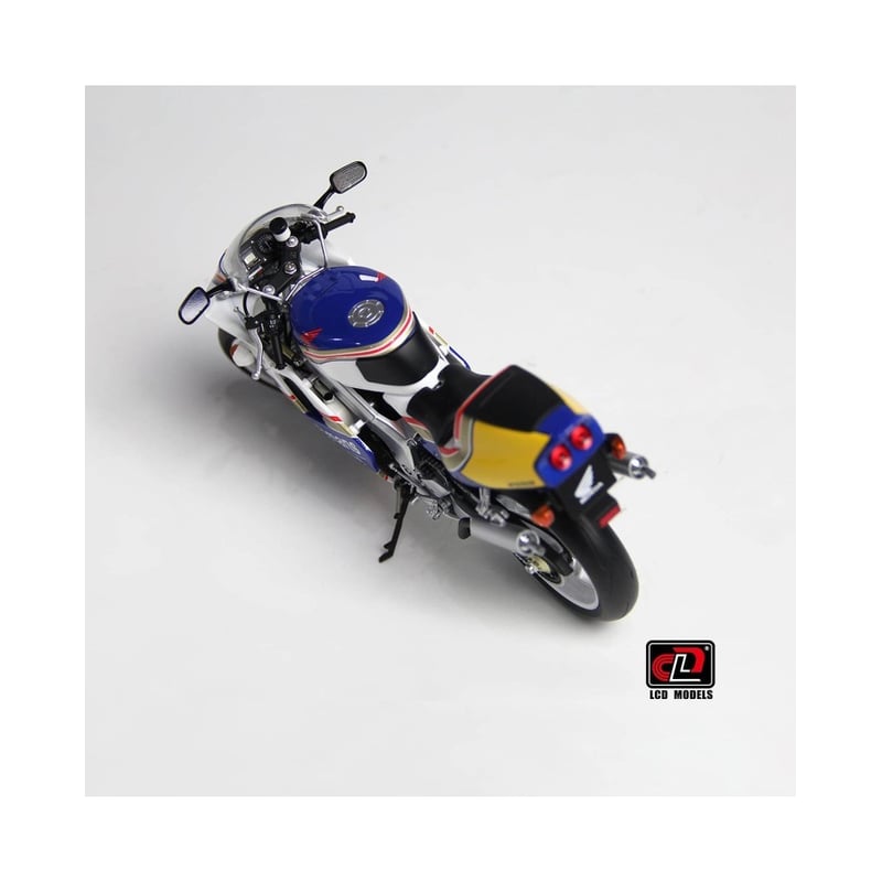 LCDMODELS　1/12　HONDA　NSR250R　SP Amazon | LCD MODELS 1/12 ホンダ NSR250R SP (White color) 完成品