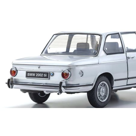 Kyosho 1/18 BMW 2002 Tii 1972
