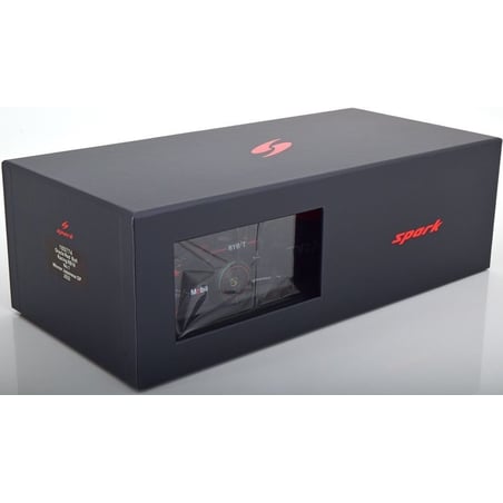 Spark 1/18 Oracle Red Bull Racing RB18 Winner Japanese GP 2022 No.1 Max Verstappen With pitboard World Champion