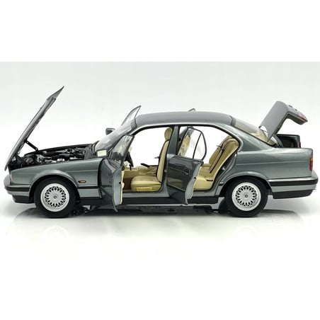 Minichamps 1/18 BMW 5 Series 535i (E34) 1988