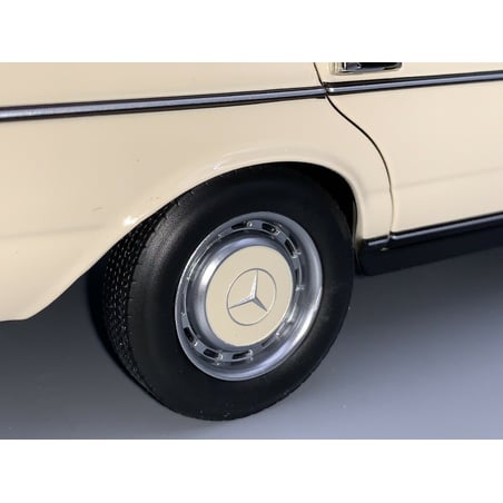 1:18 Mercedes Benz 200 Taxi W123 (1980-1985)