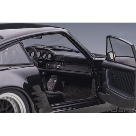 Autoart 1/18 Porsche 911 (930) Turbo Wangan Midnight “Blackbird”