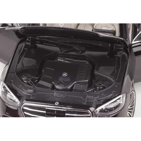 1/18 Mercedes Benz S Klasse AMG Line V223