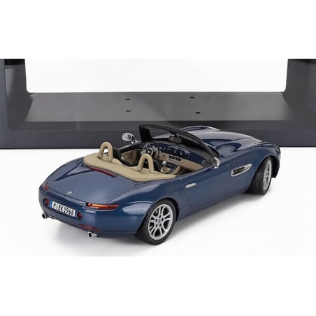 Minichamps BMW Dealer Box 1/18 BMW Z8 Roadster 2000