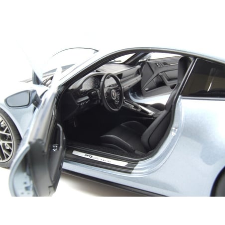 Norev 1/18 Porsche 911 (992-2) Carrera Coupe 2025