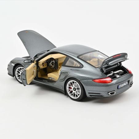 Norev 1/18 Porsche 911 Turbo 2010
