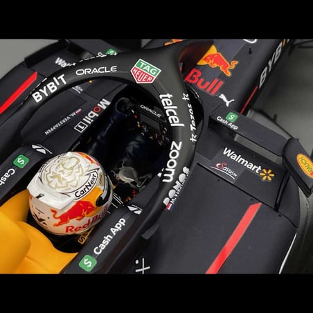 Spark 1/12 Oracle Red Bull Racing RB18 No.1 Winner Japanese GP 2022 F1 World Champion Max Verstappen