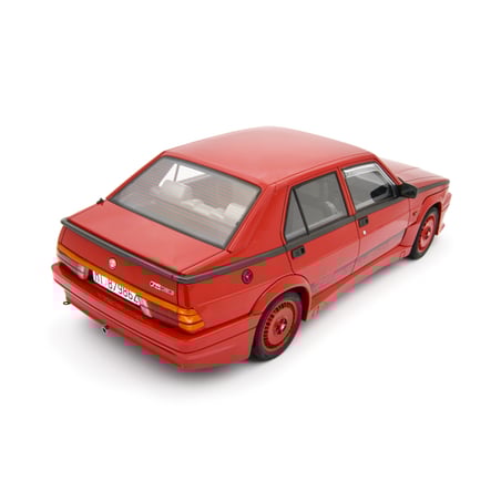 Laudo Racing 1/12 Alfa Romeo 75 1.8i Turbo Evoluzione 1987